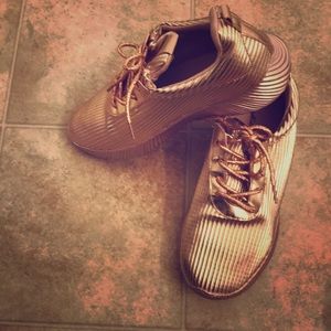 Rose Gold Akira Instagramable New! Shoes!
